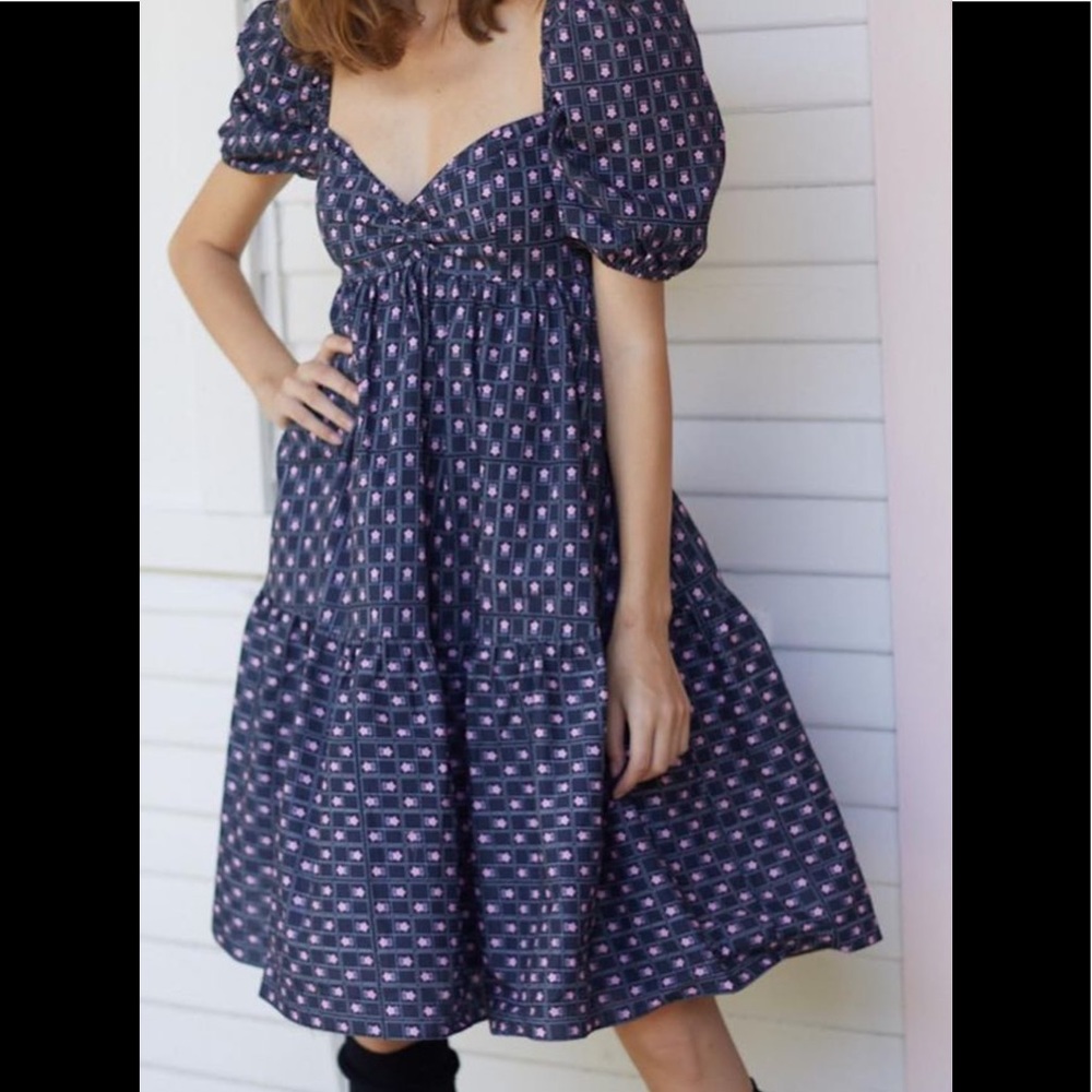 Selkie Parliament Dress, Medium